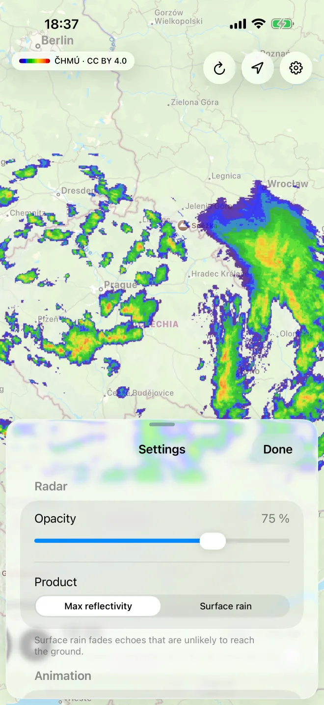 The settings sheet: overlay opacity at 75 percent and the switch between max reflectivity and surface rain.